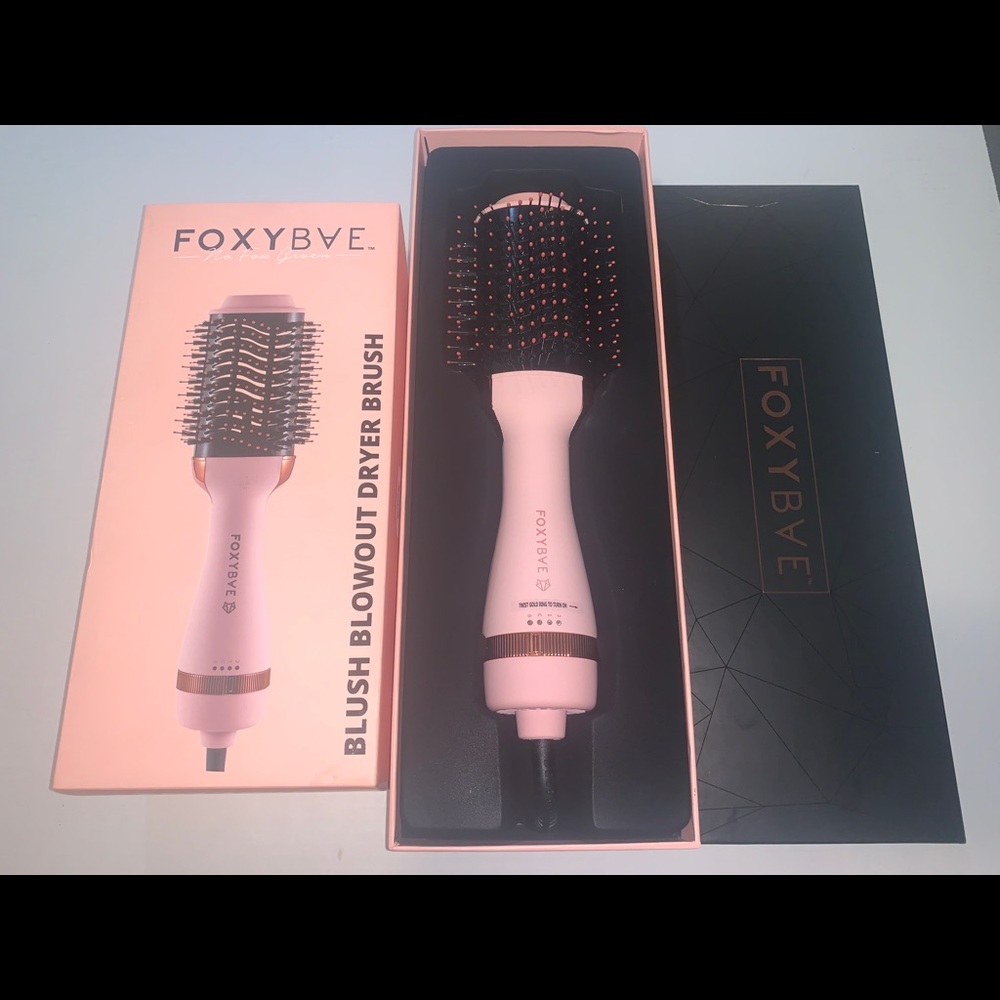 AMAZING foxybae blush blowout dryer brush! New